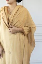 Side profile view of Eshara Kurti