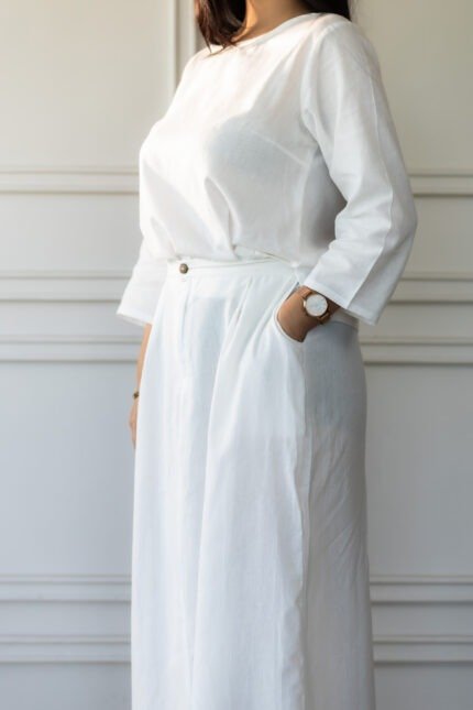 Hawa-e-Sukoon Kurti Set with relaxed and airy fit