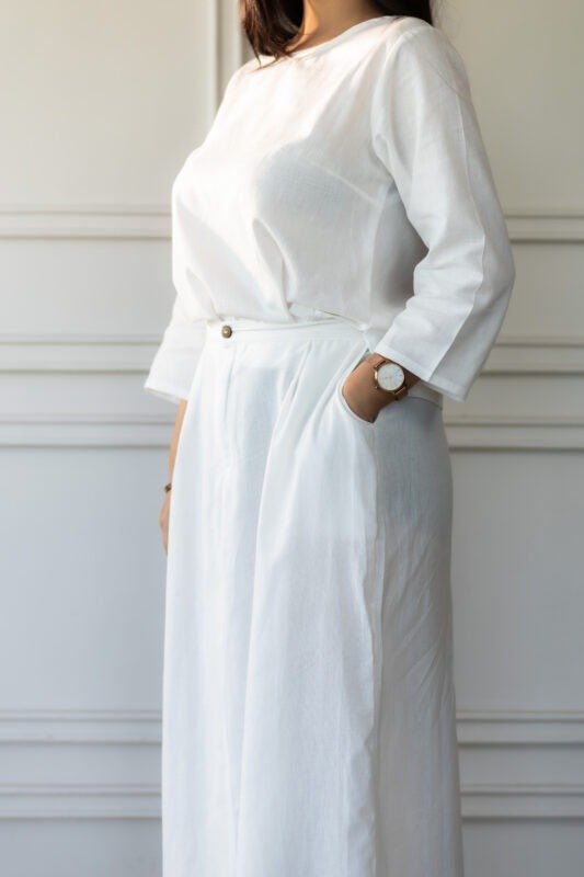 Hawa-e-Sukoon Kurti Set with relaxed and airy fit