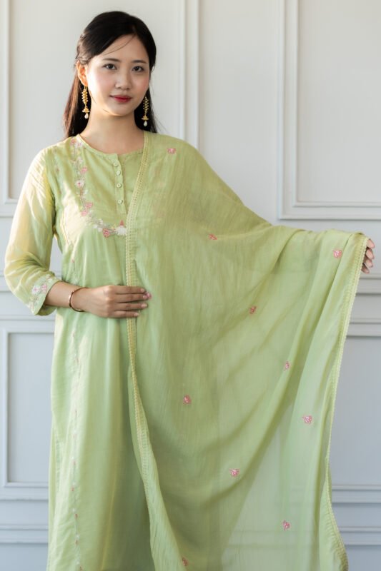 Woman wearing Aravi light green kurti with dupatta – front pose