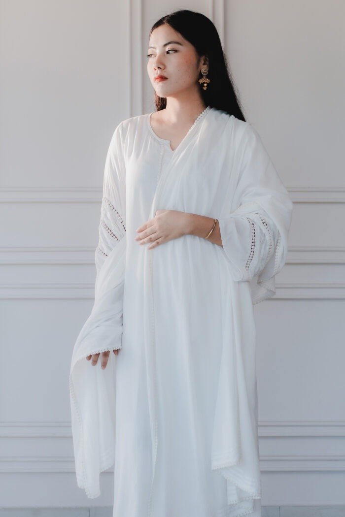 Full-length view of Sufaira with dupatta draped over shoulder