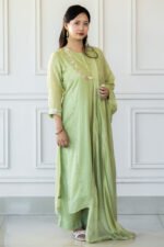 Aravi kurti with elegant embroidery on neckline and sleeves – side profile